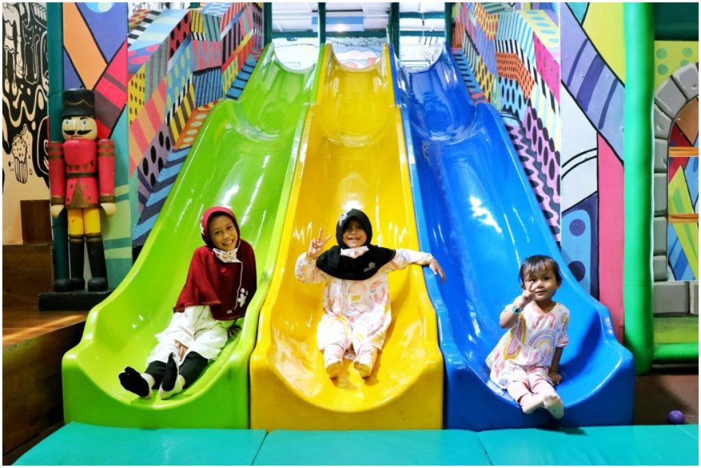 Hide and Seek Playground 