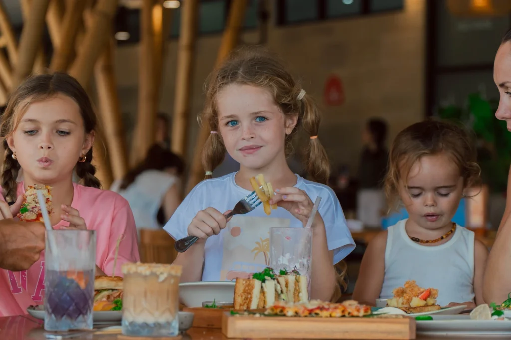 Tempat Makan yang Ada Playground untuk Anak di Bali