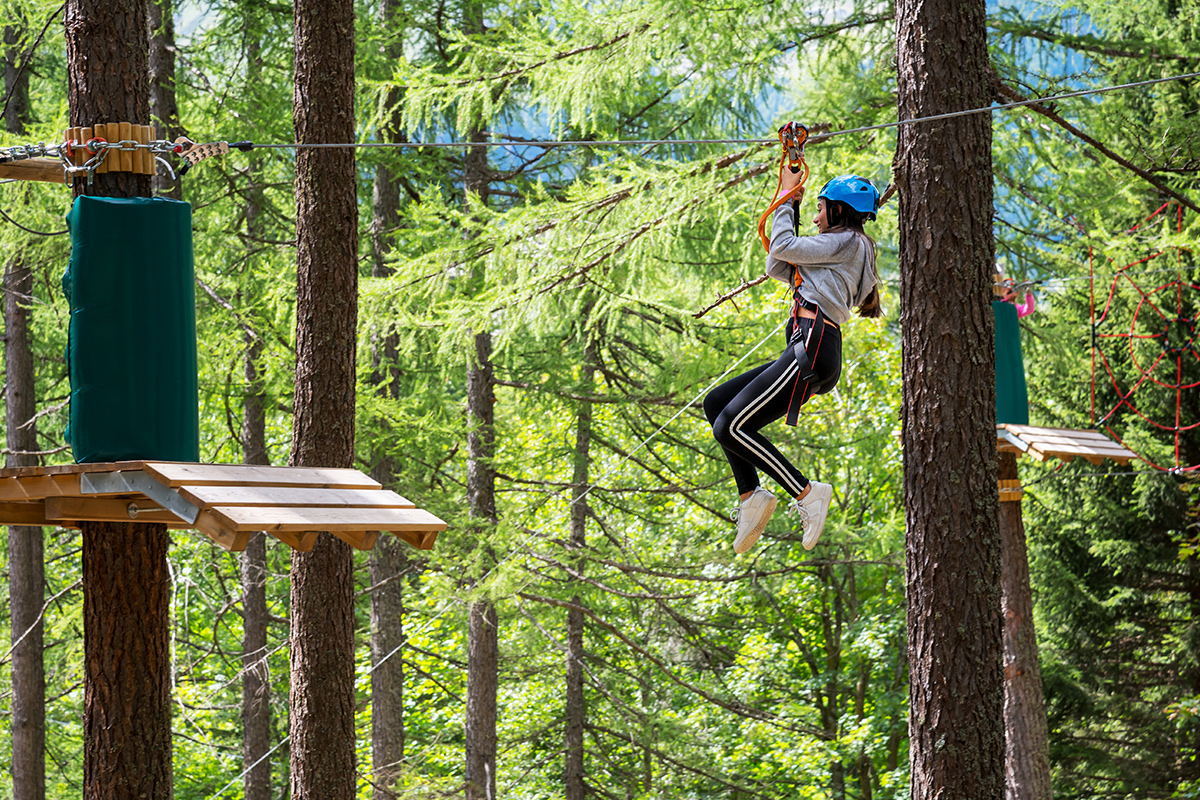 Apa itu Permainan Flying Fox? Simak Penjelasan dan Manfaatnya