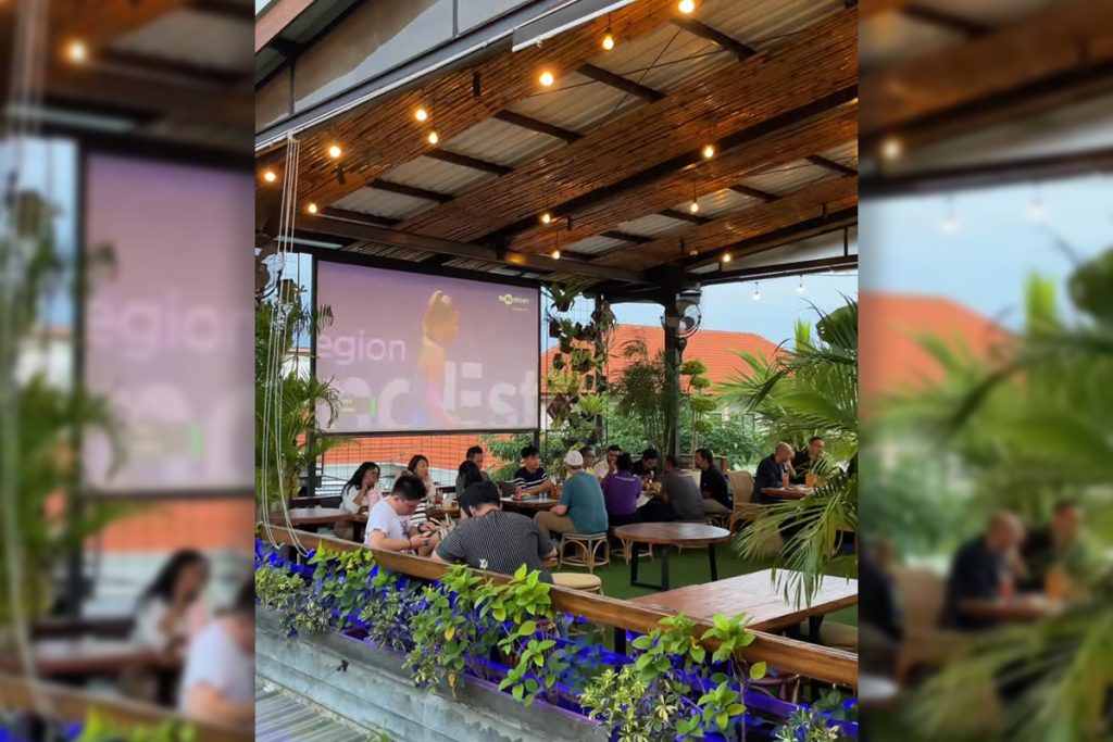 family dinner in canggu